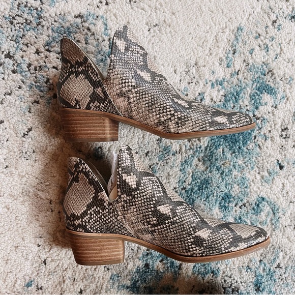 Dolce Vita Shoes - NWOT Dolce Vita Snakeskin Western Booties